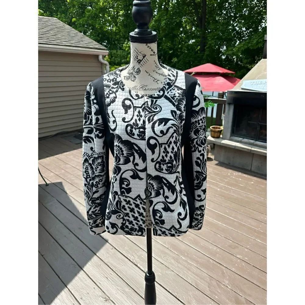 Chicos quilted jacket size Small